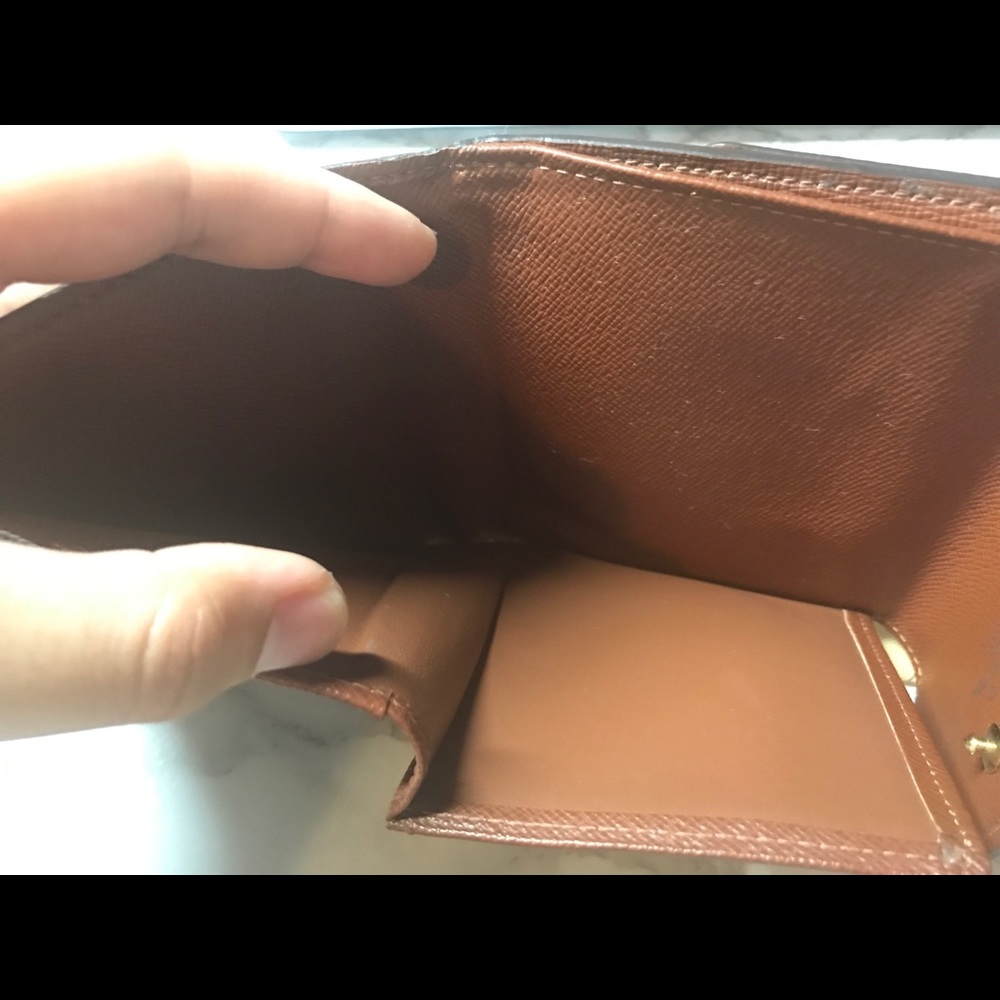 ✨Louis Vuitton Monogrammed Women’s Wallet✨ - Picture 5 of 8